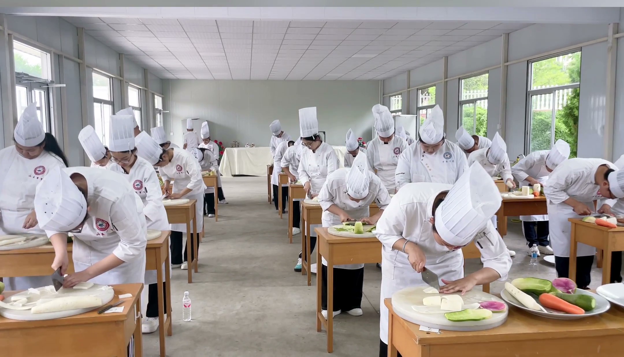 精研烹饪技艺，点亮职业星光！快来看烹饪同学们的期末实战大比拼